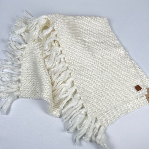 Frye & Co. Scarf Wrap Fringed Ivory Acrylic Winter Accessory NWT Womens - Picture 3 of 6
